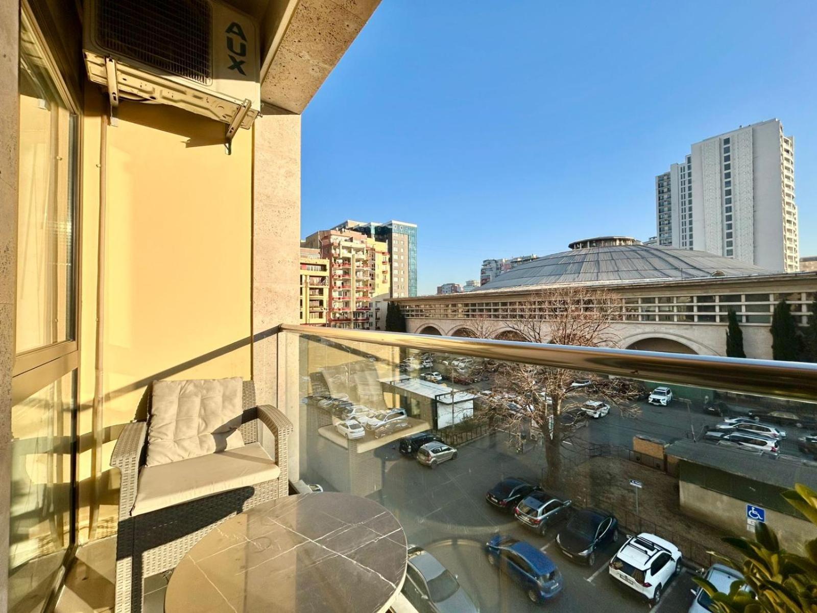 City Center - Next To Holiday Inn -2Br Apartment Tbilisi Exterior photo