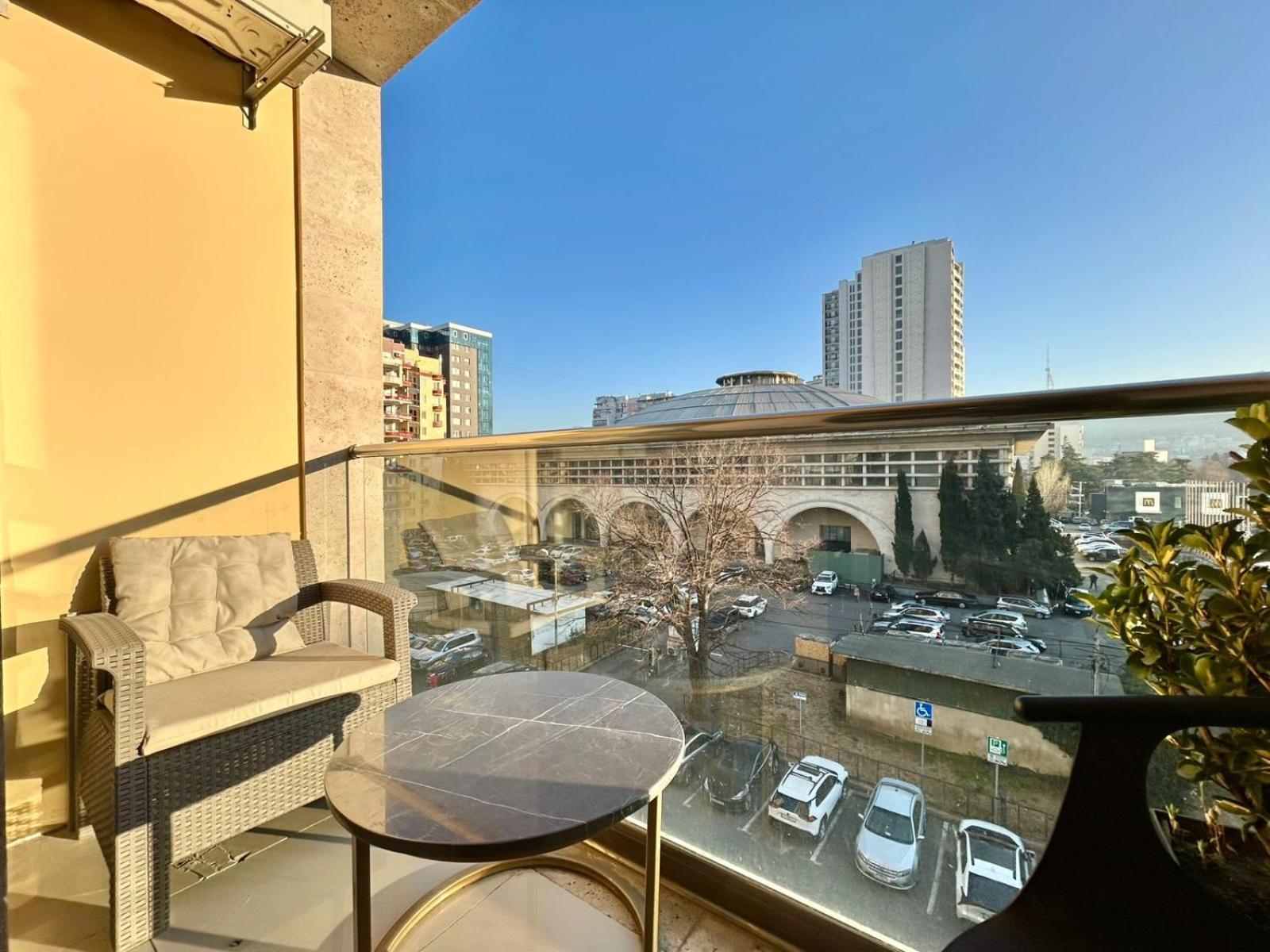 City Center - Next To Holiday Inn -2Br Apartment Tbilisi Exterior photo