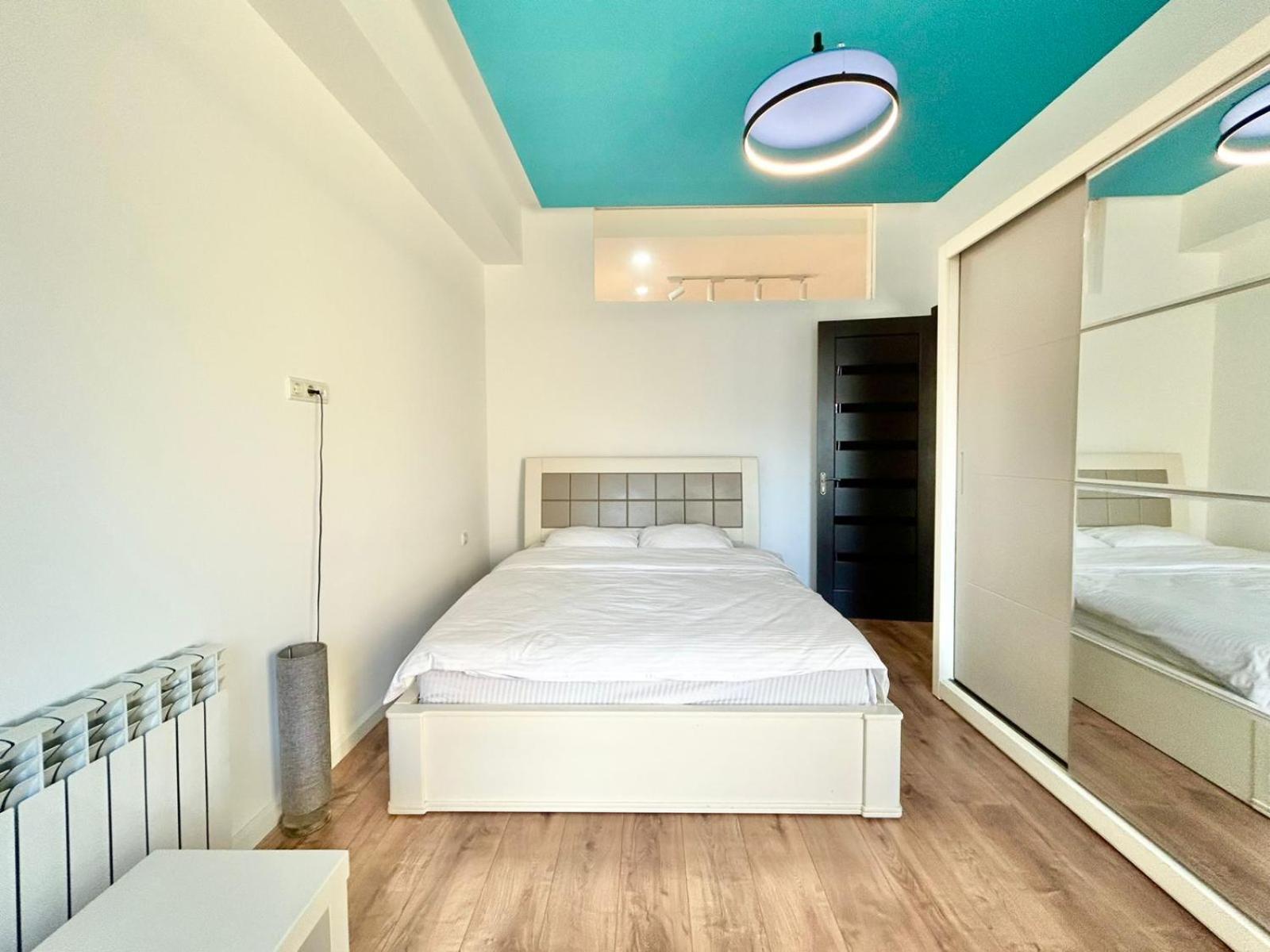 City Center - Next To Holiday Inn -2Br Apartment Tbilisi Exterior photo