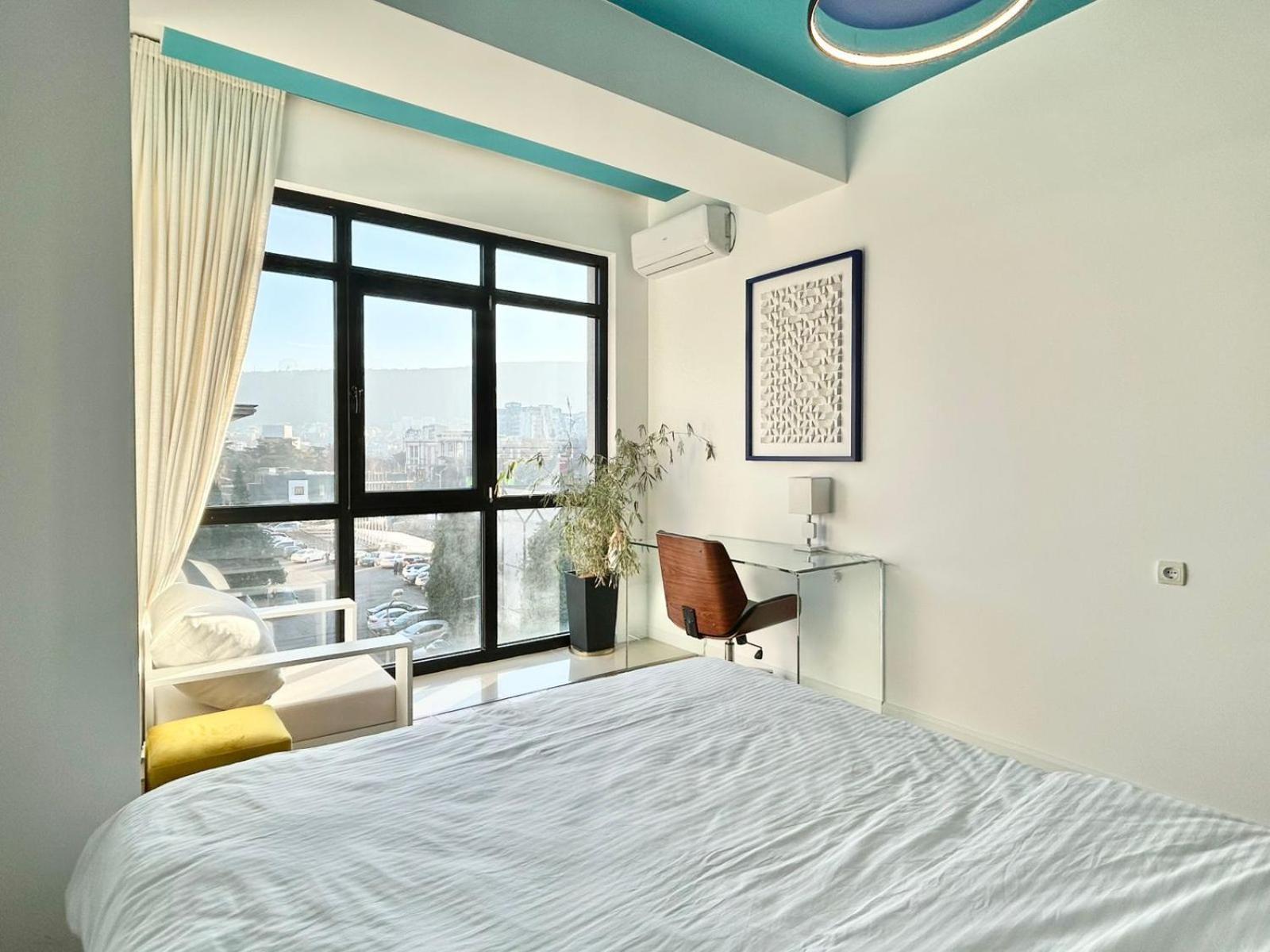 City Center - Next To Holiday Inn -2Br Apartment Tbilisi Exterior photo